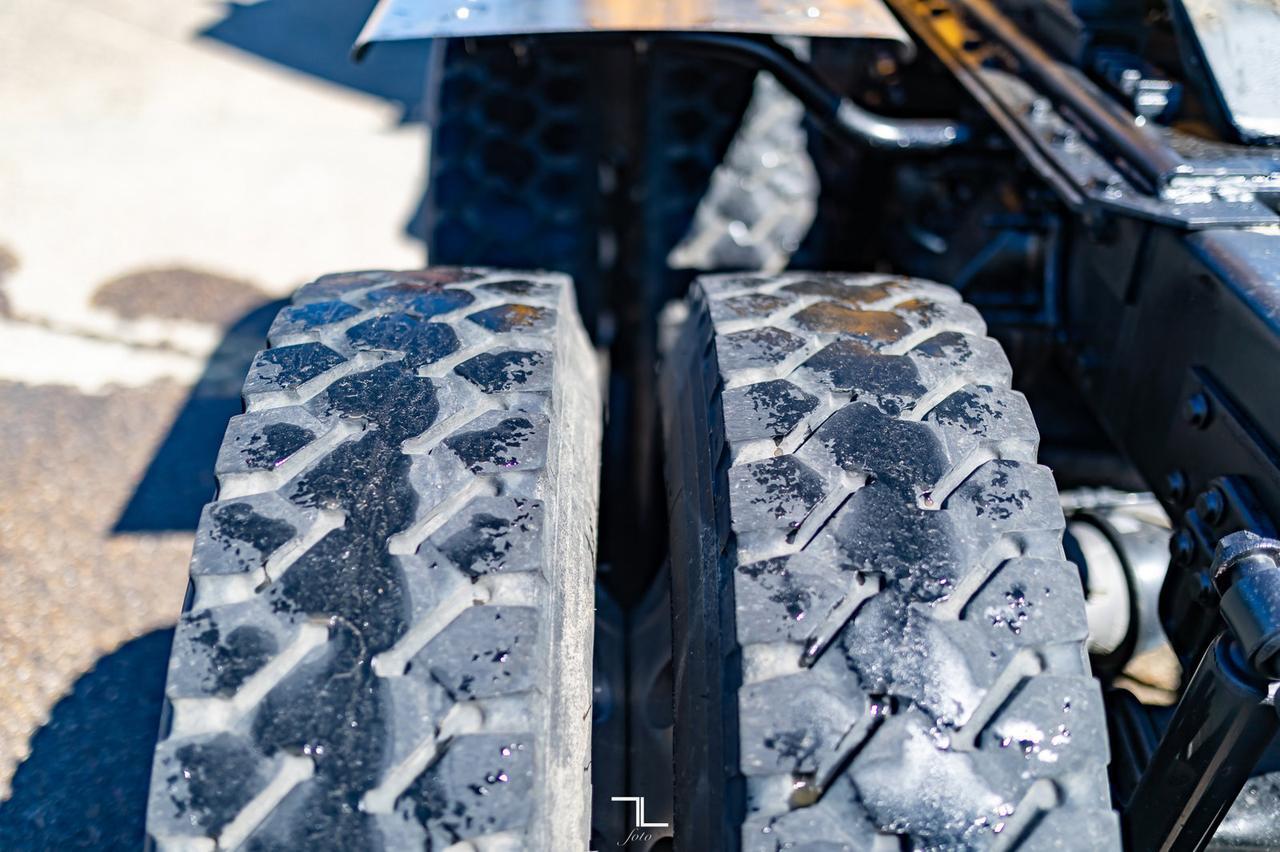 2014 Freightliner Cascadia 125 Day Cab Heavy Spec Red Deer AB