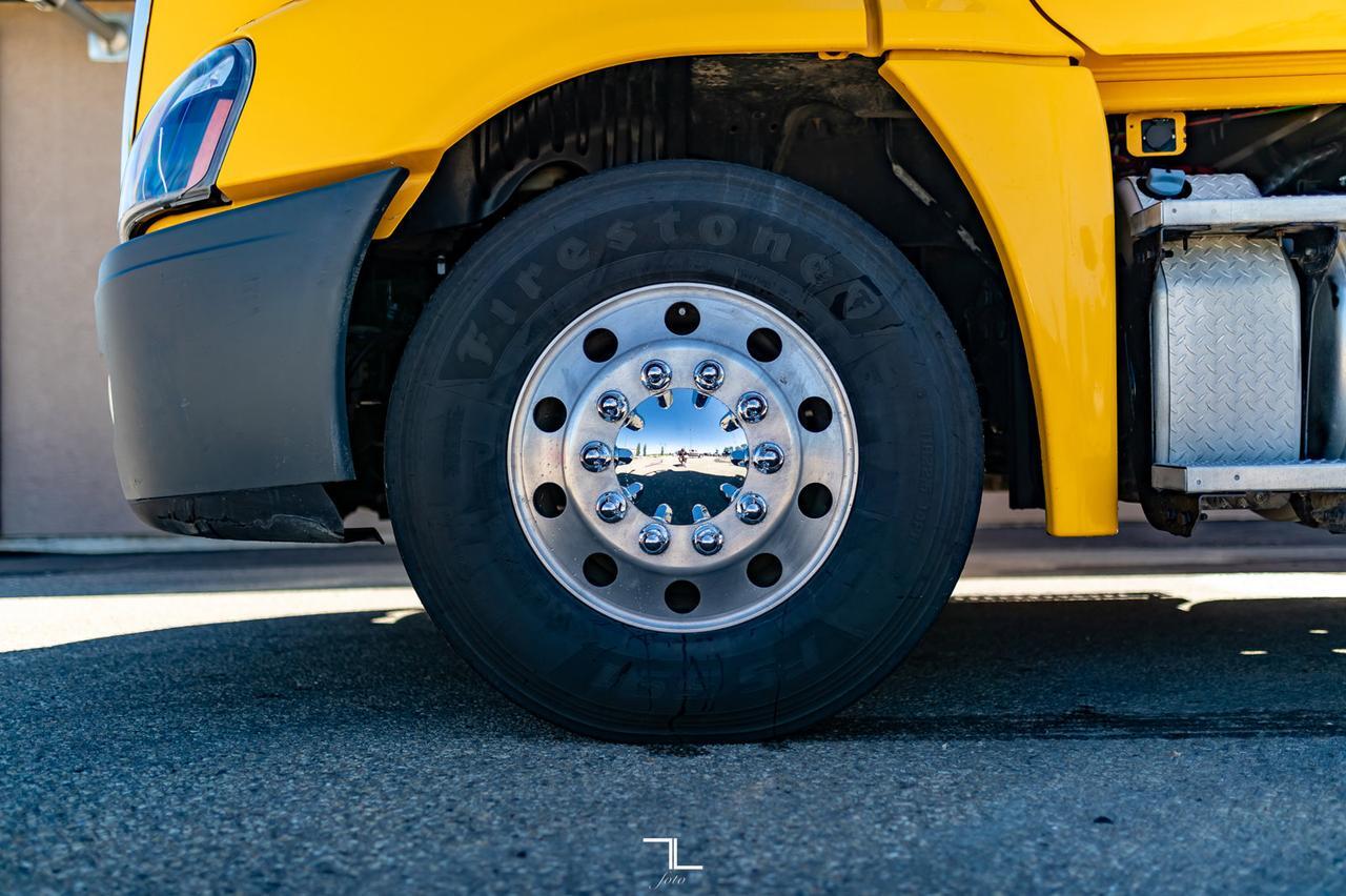 2014 Freightliner Cascadia 125 Day Cab Heavy Spec Red Deer AB