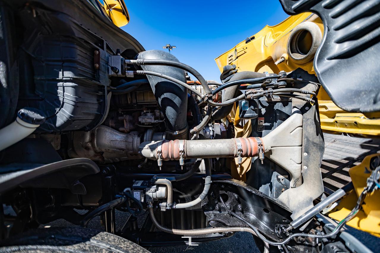 2014 Freightliner Cascadia 125 Day Cab Heavy Spec Red Deer AB