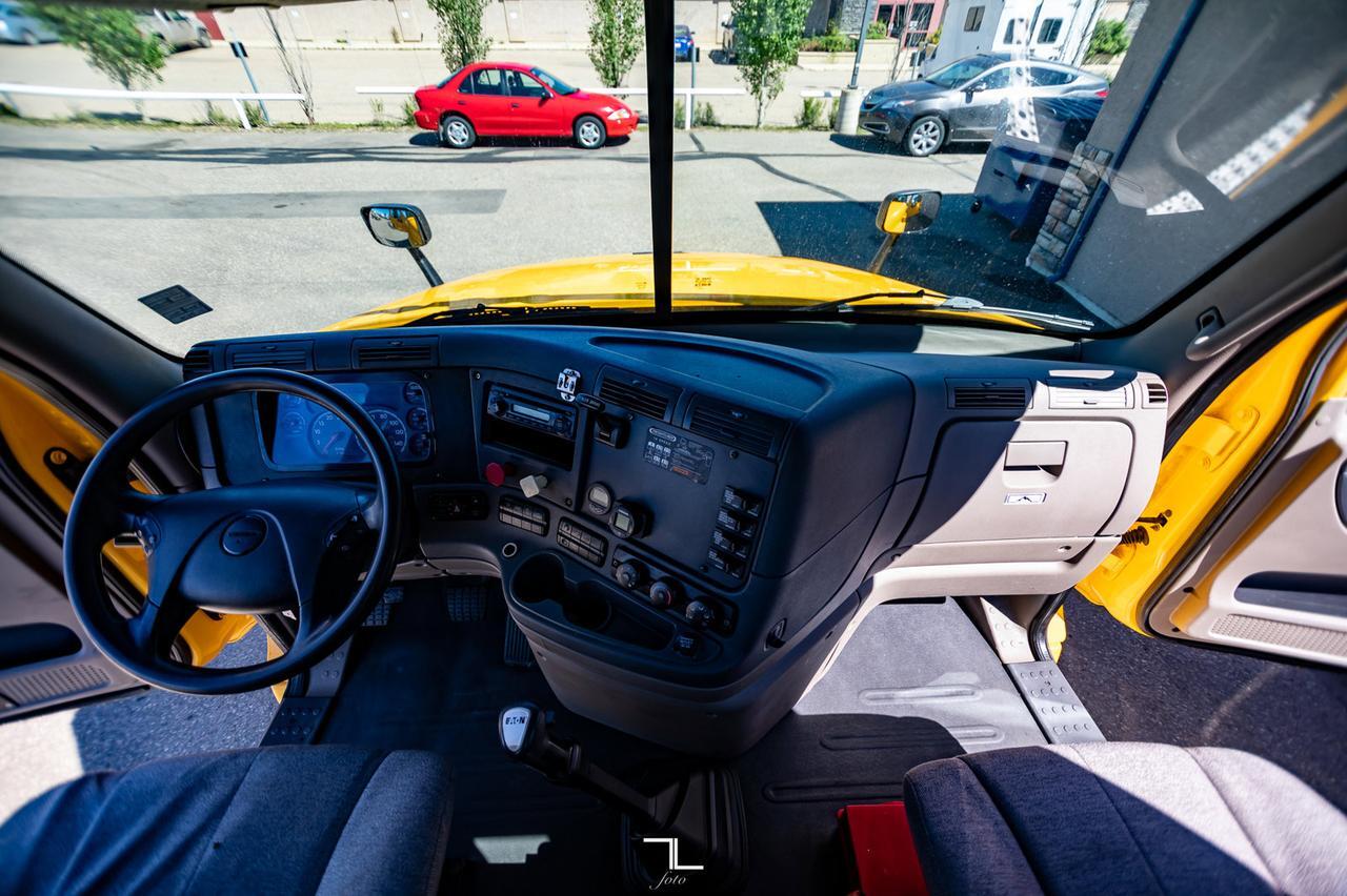2014 Freightliner Cascadia 125 Day Cab Heavy Spec Red Deer AB
