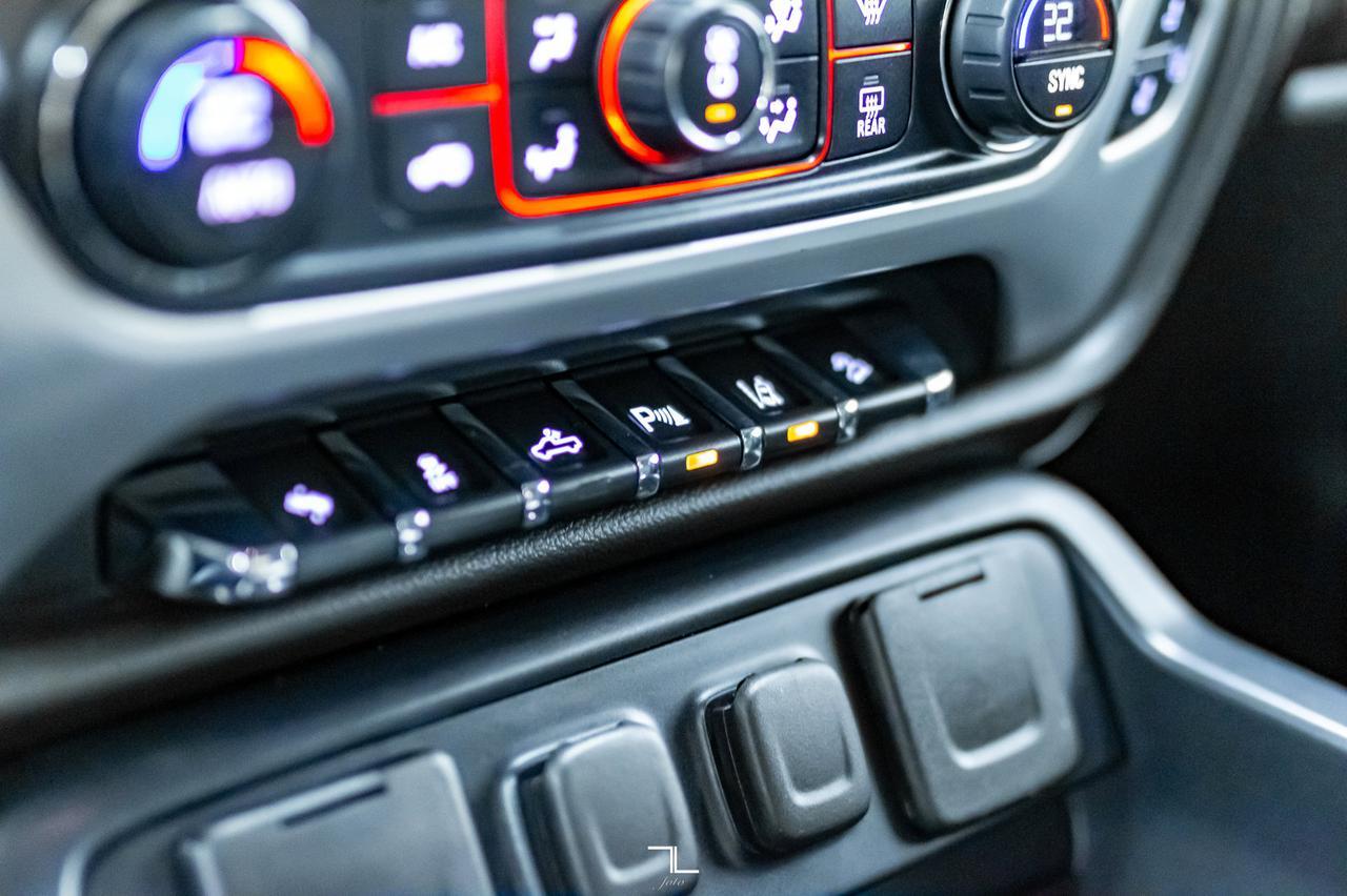 2014 GMC Sierra 1500 4x4 Crew Cab SLT Leather Nav DVD Red Deer AB