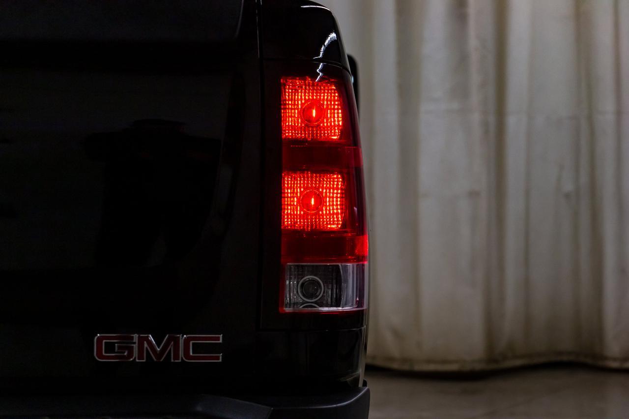 2014 GMC Sierra 2500HD 4x4 Crew Cab Denali Diesel Leather Roof Nav Red Deer AB