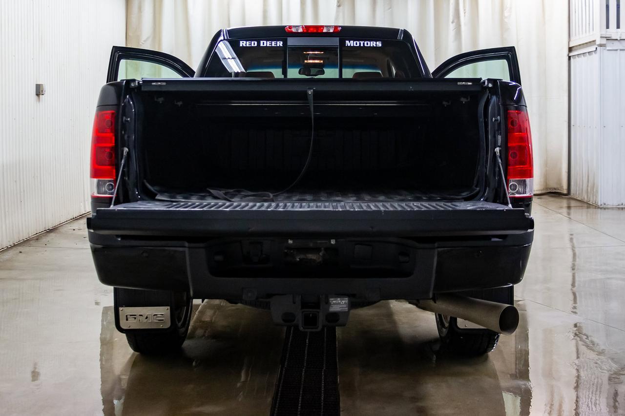 2014 GMC Sierra 2500HD 4x4 Crew Cab Denali Diesel Leather Roof Nav Red Deer AB