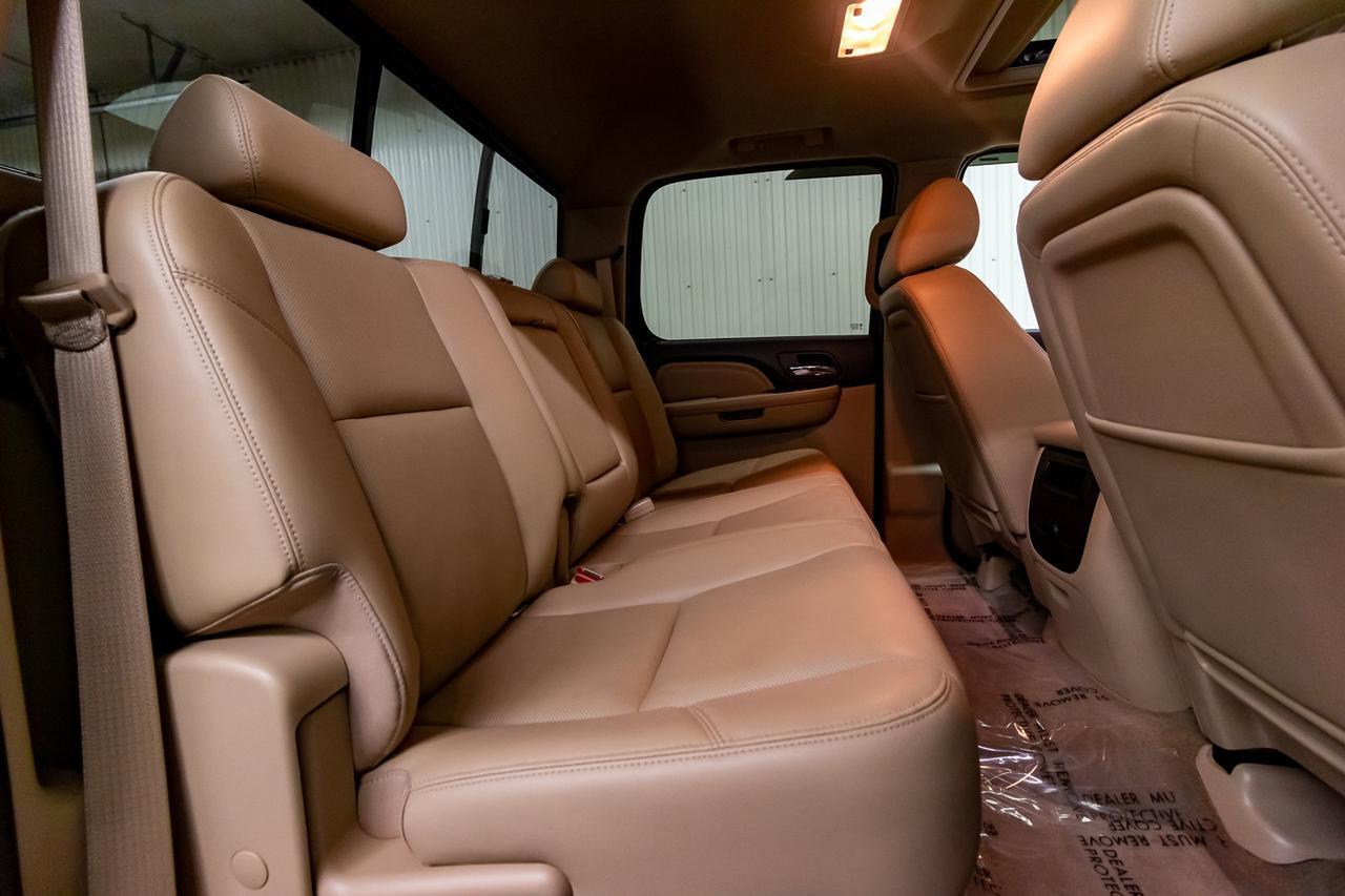 2014 GMC Sierra 2500HD 4x4 Crew Cab Denali Diesel Leather Roof Nav Red Deer AB