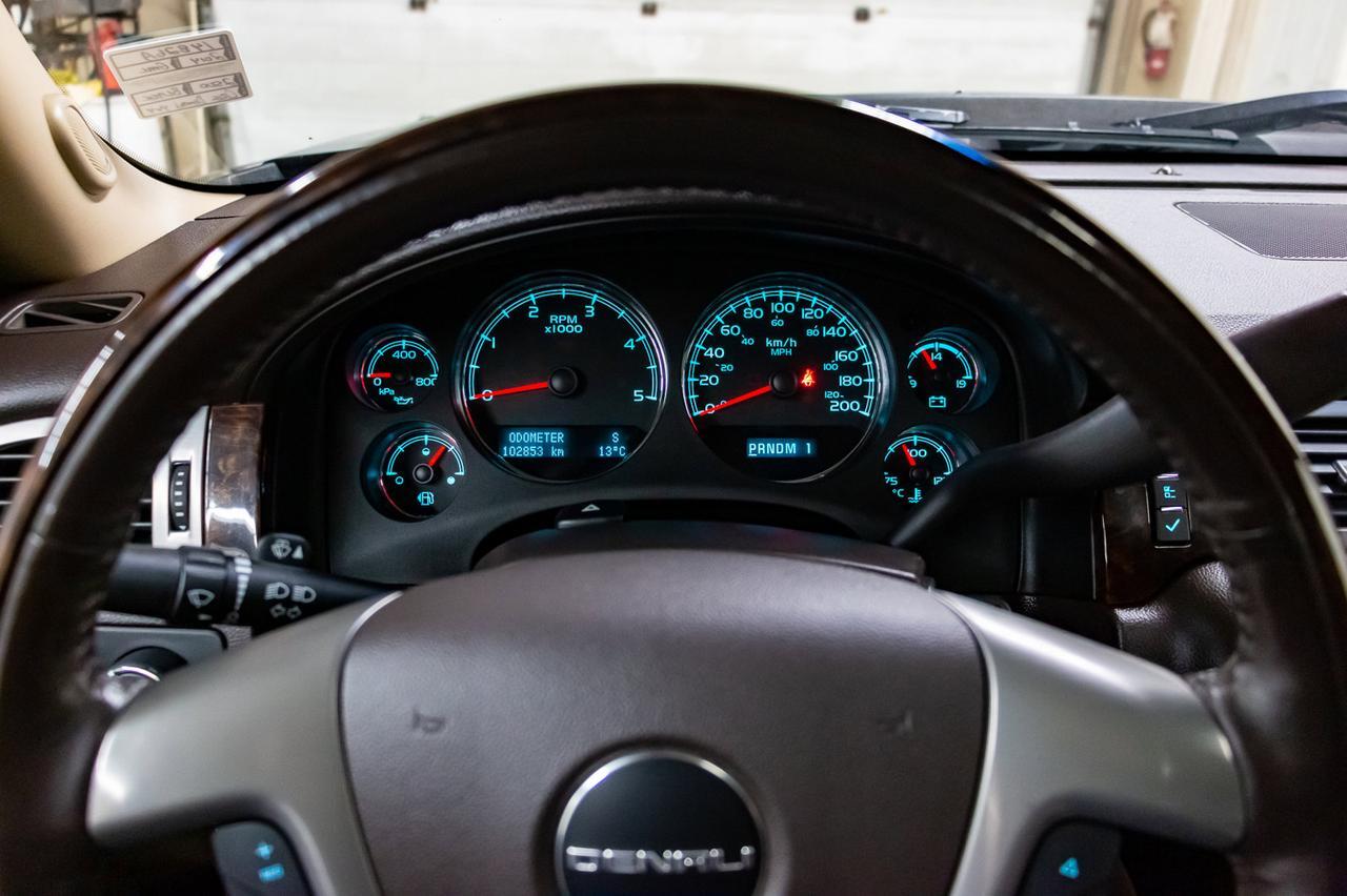 2014 GMC Sierra 2500HD 4x4 Crew Cab Denali Diesel Leather Roof Nav Red Deer AB