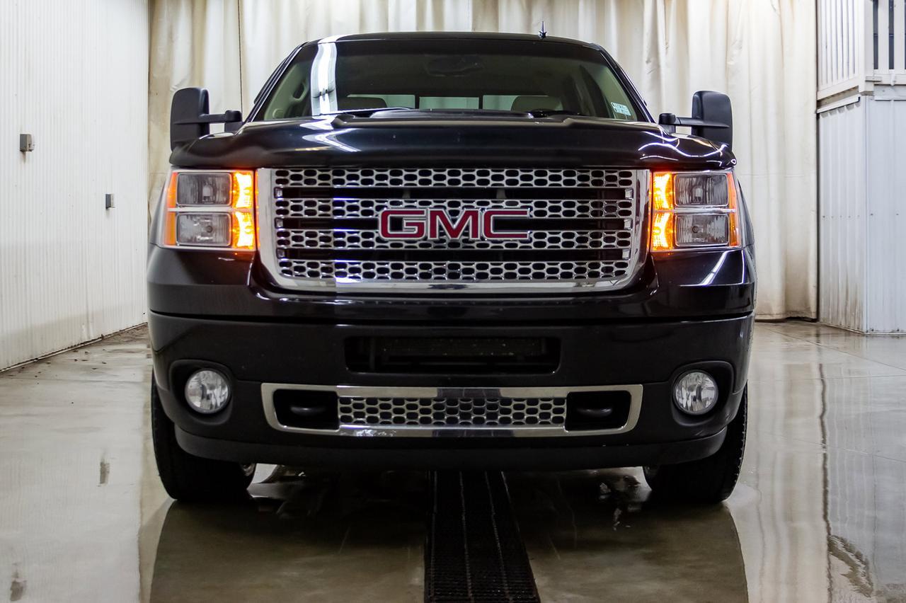 2014 GMC Sierra 2500HD 4x4 Crew Cab Denali Diesel Leather Roof Nav Red Deer AB