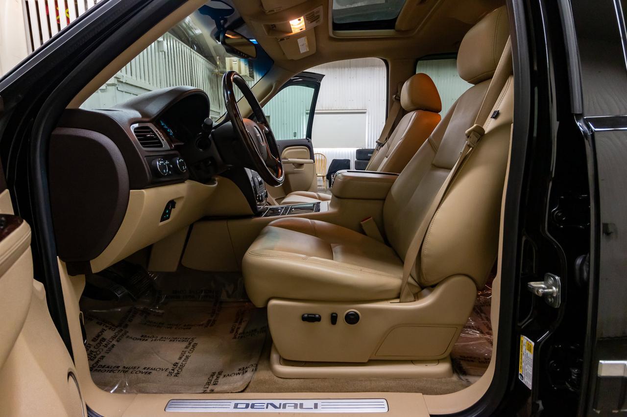 2014 GMC Sierra 2500HD 4x4 Crew Cab Denali Diesel Leather Roof Nav Red Deer AB