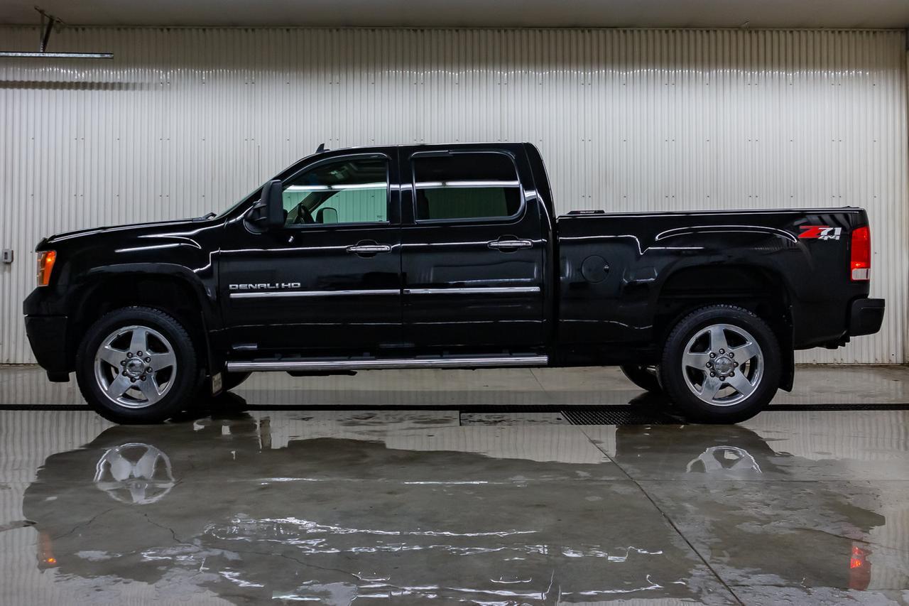 2014 GMC Sierra 2500HD 4x4 Crew Cab Denali Diesel Leather Roof Nav Red Deer AB