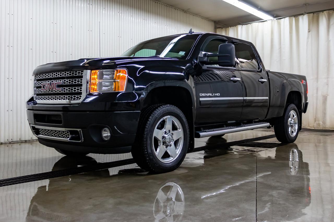 2014 GMC Sierra 2500HD 4x4 Crew Cab Denali Diesel Leather Roof Nav Red Deer AB