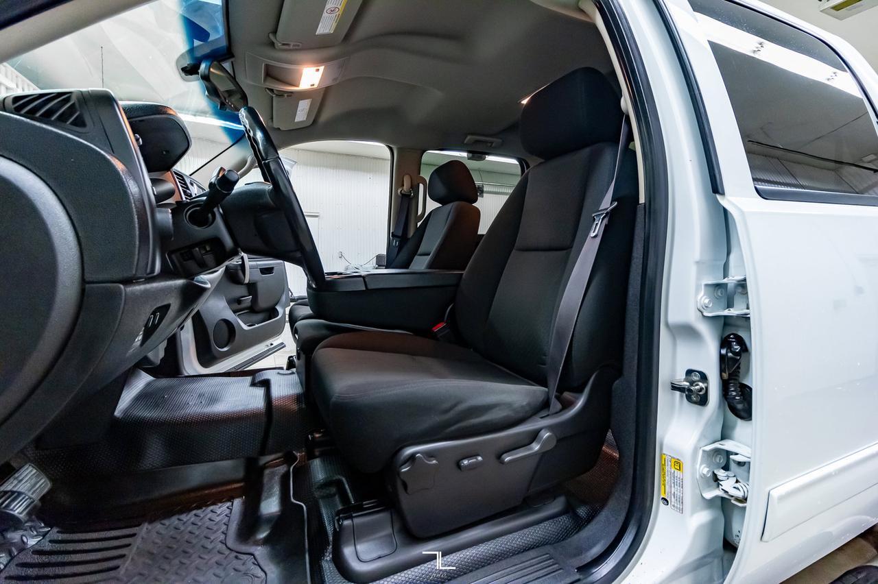 2014 GMC Sierra 2500HD 4x4 Crew Cab SLE Red Deer AB