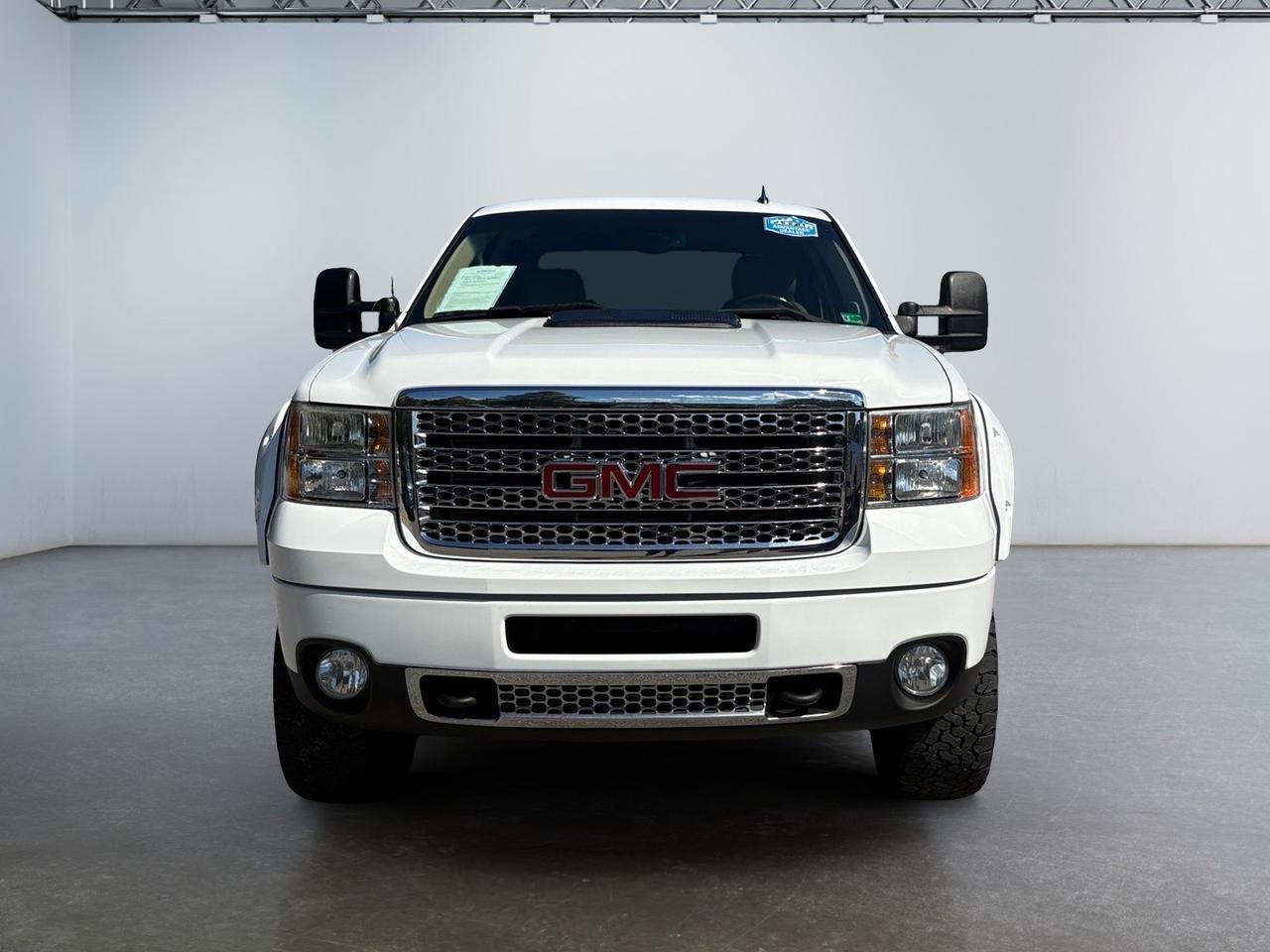2014 GMC Sierra 2500HD Denali, LIFTED, FENDER FLARES, TOW PACKAGE, BACKUP CAMERA, RUNNING BOARDS, REMOTE START, HEATED & VENTILATED SEATS, LOW MILEAGE, CLEAN CARFAX, DRIVE THIS 2500 ON THE ROAD! Virginia Beach VA