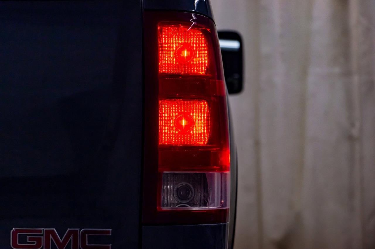 2014 GMC Sierra 3500HD 4x4 Crew Cab SLE Z71 Longbox Diesel Red Deer AB