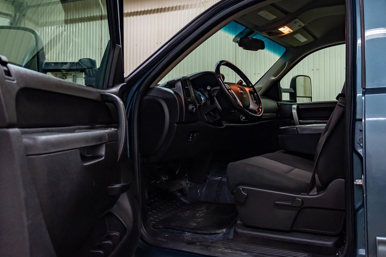 2014 GMC Sierra 3500HD 4x4 Crew Cab SLE Z71 Longbox Diesel Red Deer AB