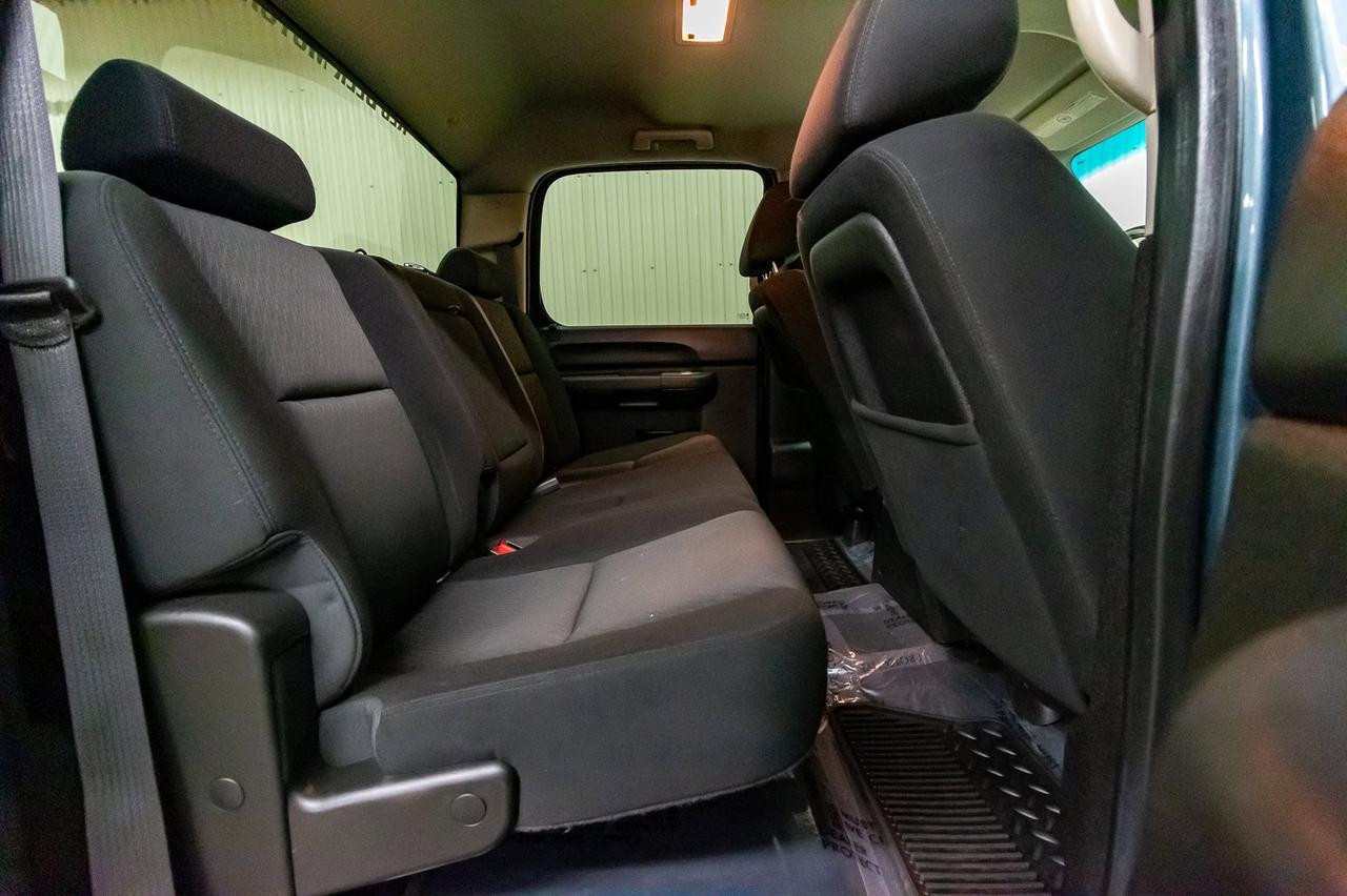 2014 GMC Sierra 3500HD 4x4 Crew Cab SLE Z71 Longbox Diesel Red Deer AB