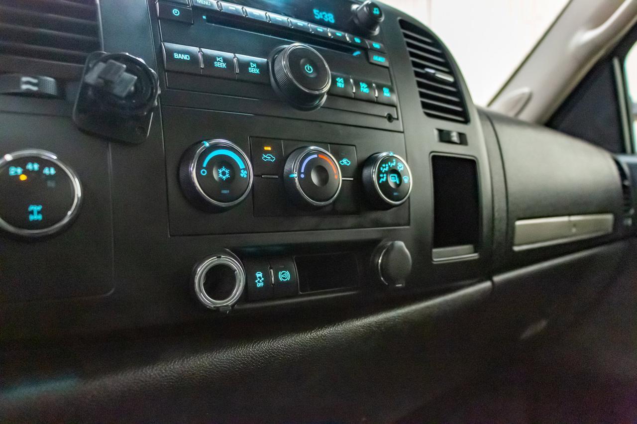 2014 GMC Sierra 3500HD 4x4 Crew Cab SLE Z71 Longbox Diesel Red Deer AB