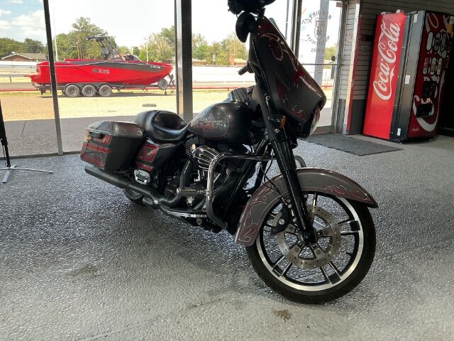2014 Harley-Davidson FLHXI - Lubbock TX