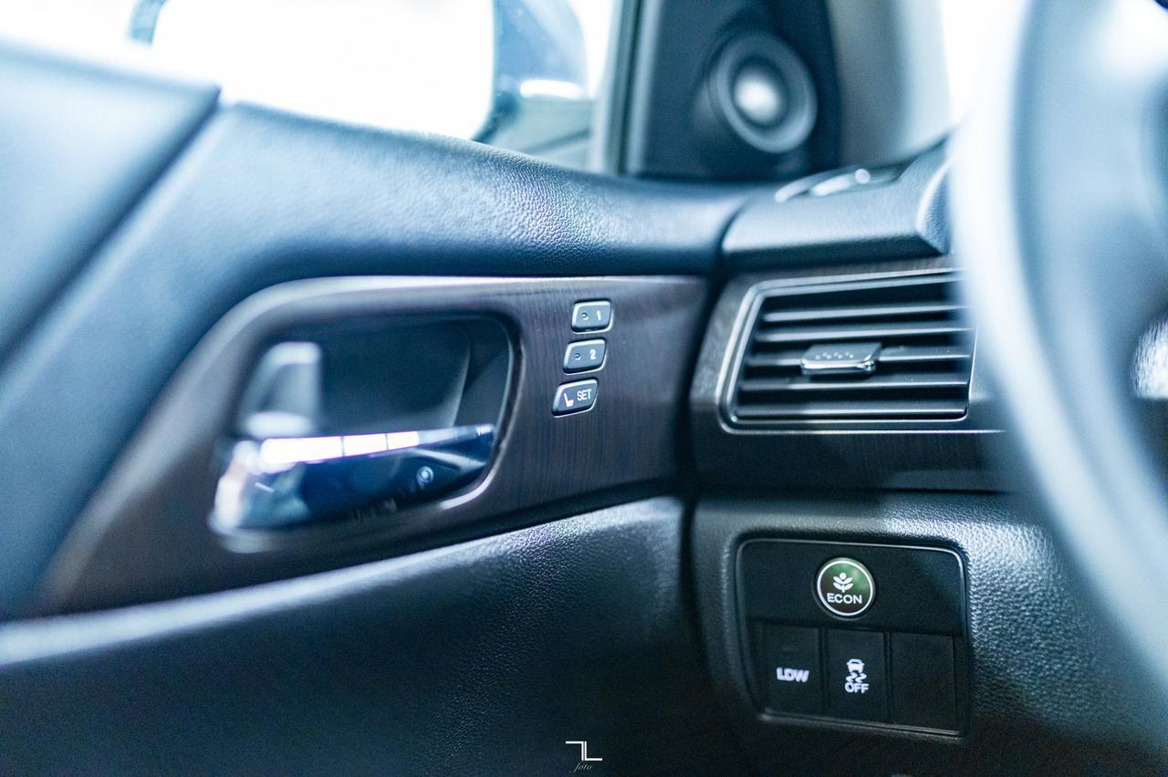 2014 Honda Accord Sedan Touring Manual Leather Roof Nav BCam Red Deer AB