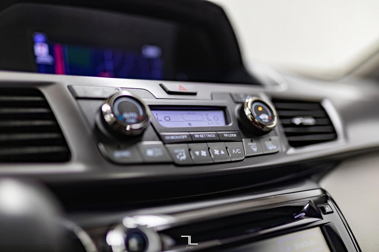 2014 Honda Odyssey Touring Leather Roof Nav DVD Red Deer AB