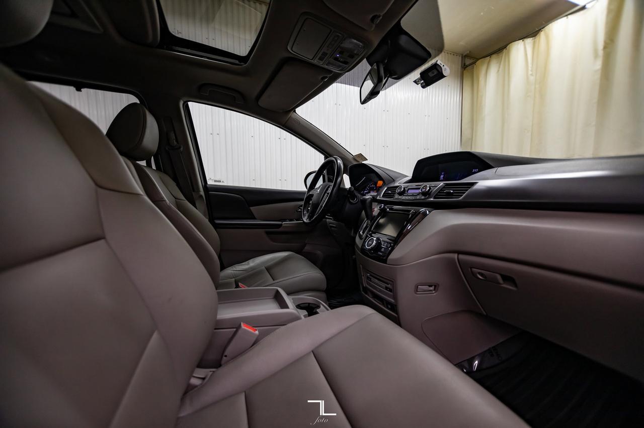 2014 Honda Odyssey Touring Leather Roof Nav DVD Red Deer AB