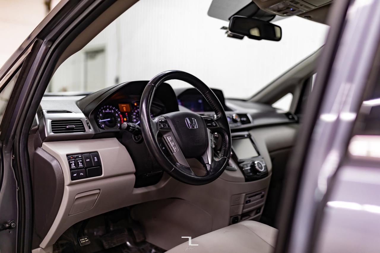 2014 Honda Odyssey Touring Leather Roof Nav DVD Red Deer AB