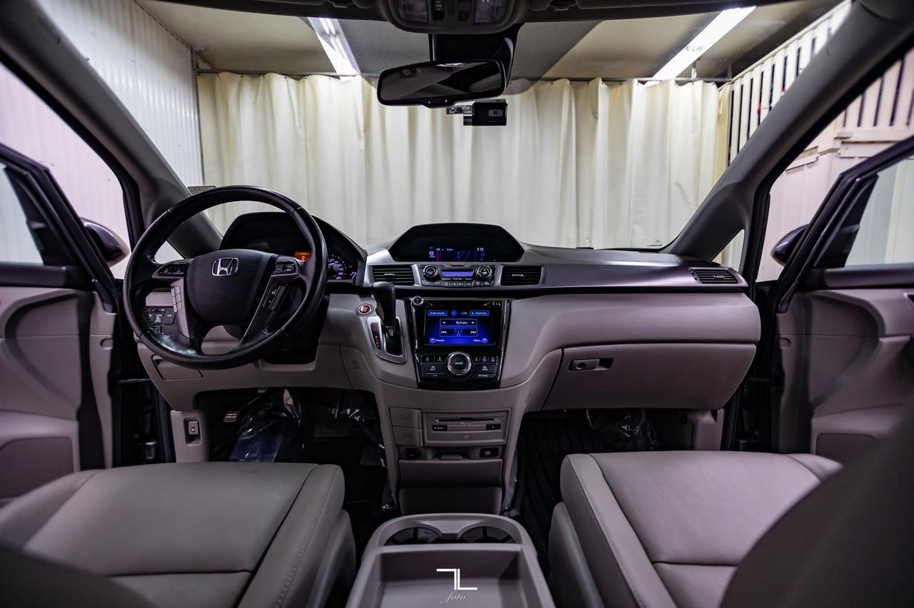 2014 Honda Odyssey Touring Leather Roof Nav DVD Red Deer AB