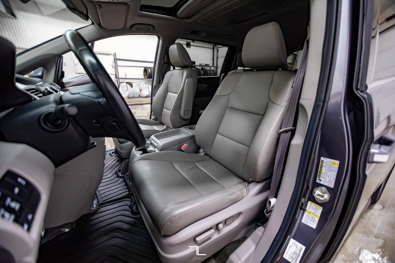2014 Honda Odyssey Touring Leather Roof Nav DVD Red Deer AB
