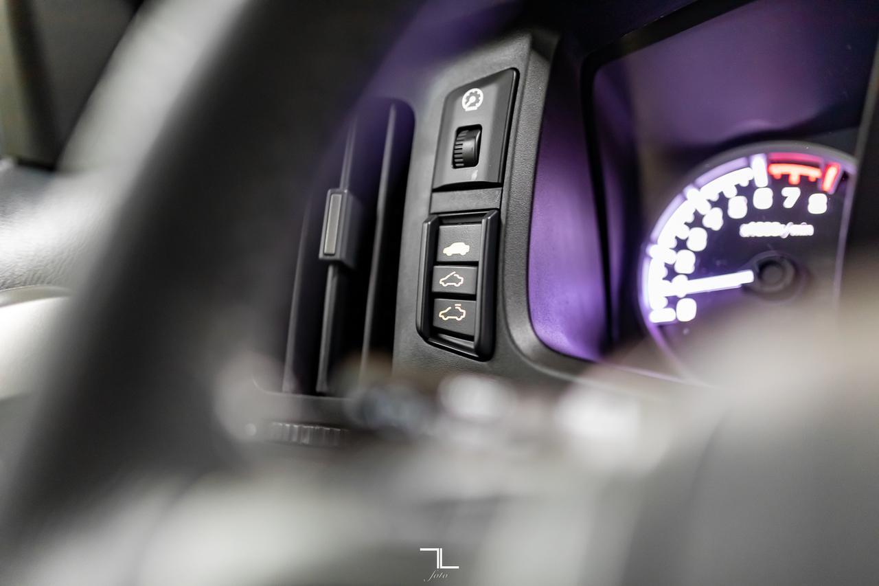 2014 Honda Ridgeline 4x4 Crew Cab Touring Leather Roof Nav Red Deer AB