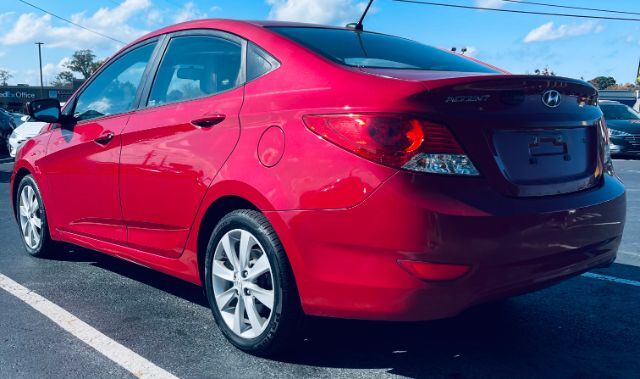 2014 Hyundai Accent GLS 4-Door