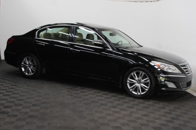 2014 Hyundai Genesis 3.8's photo