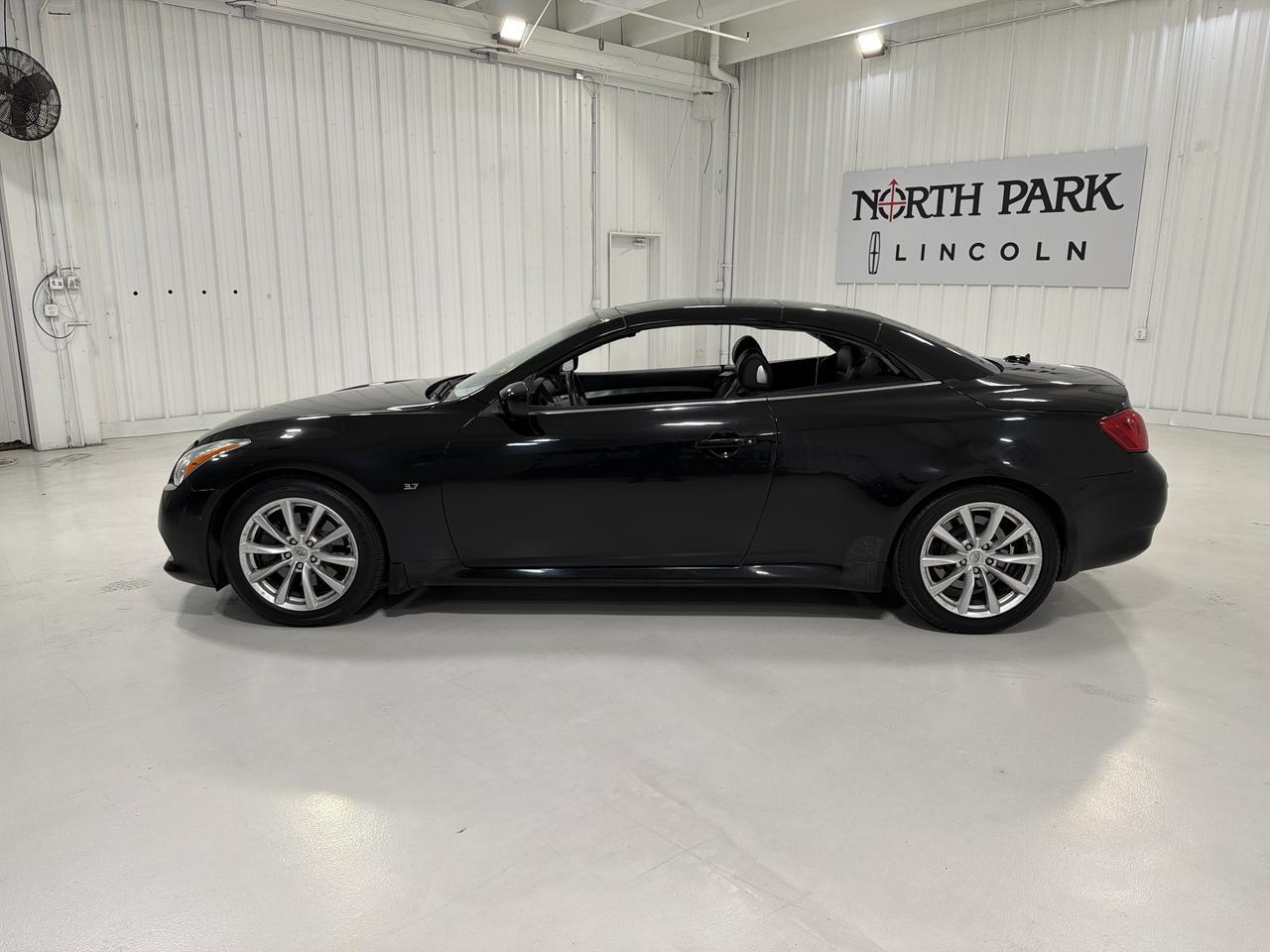 2014 INFINITI Q60 Convertible