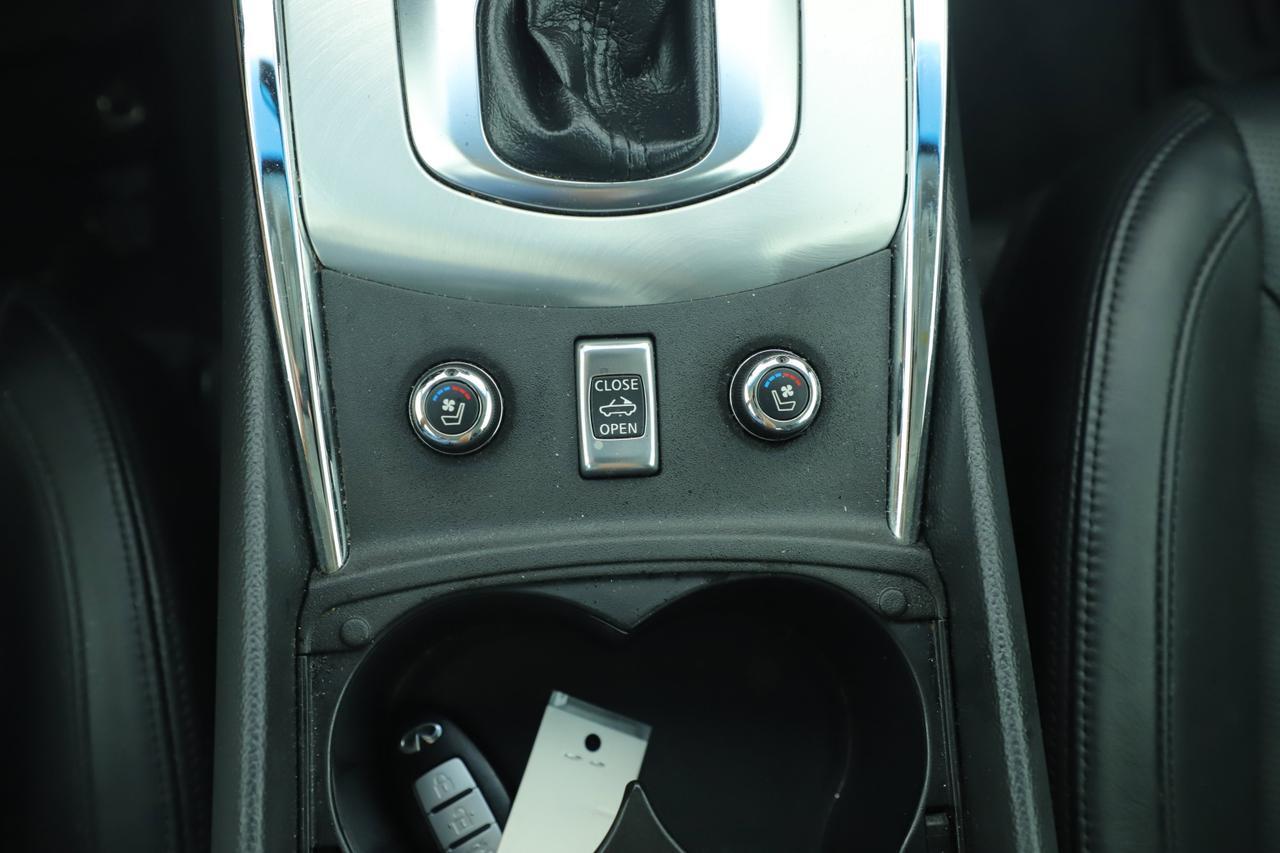 2014 INFINITI Q60 Convertible