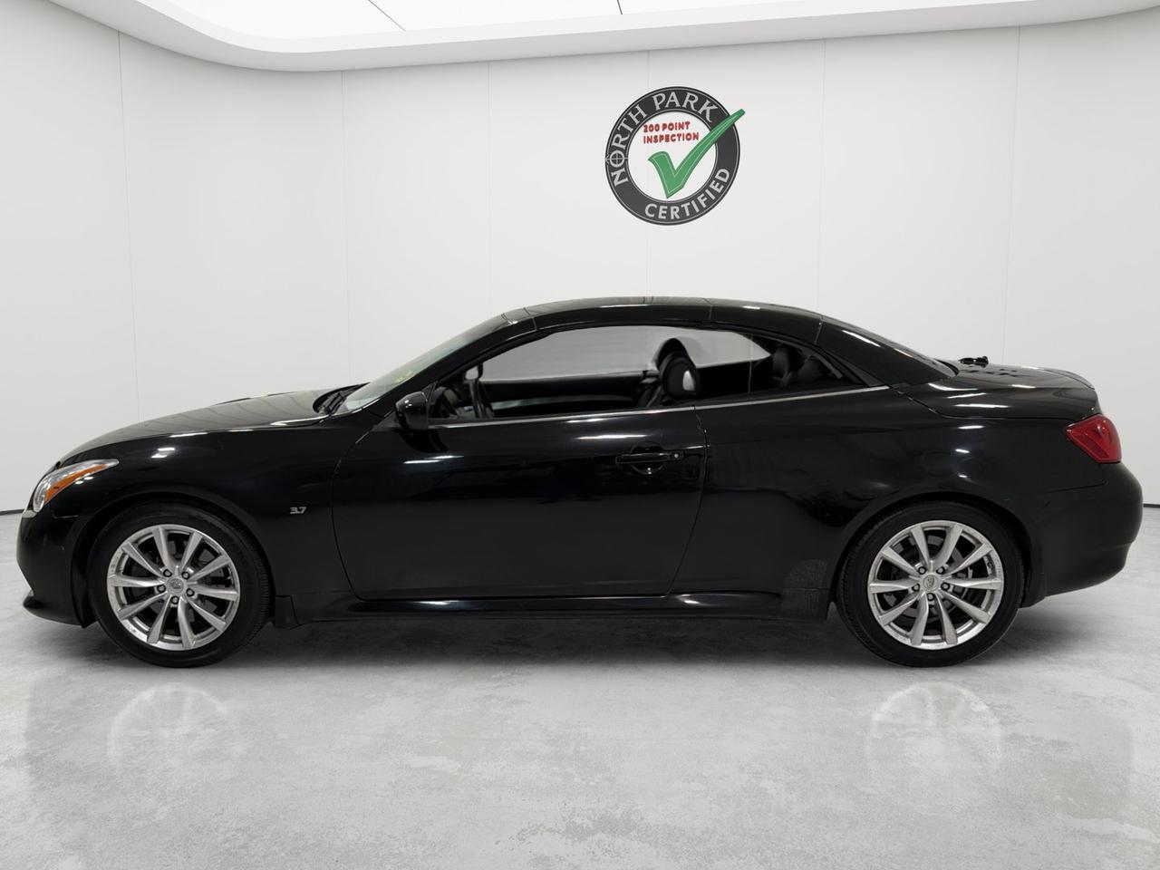 2014 INFINITI Q60 Convertible Base