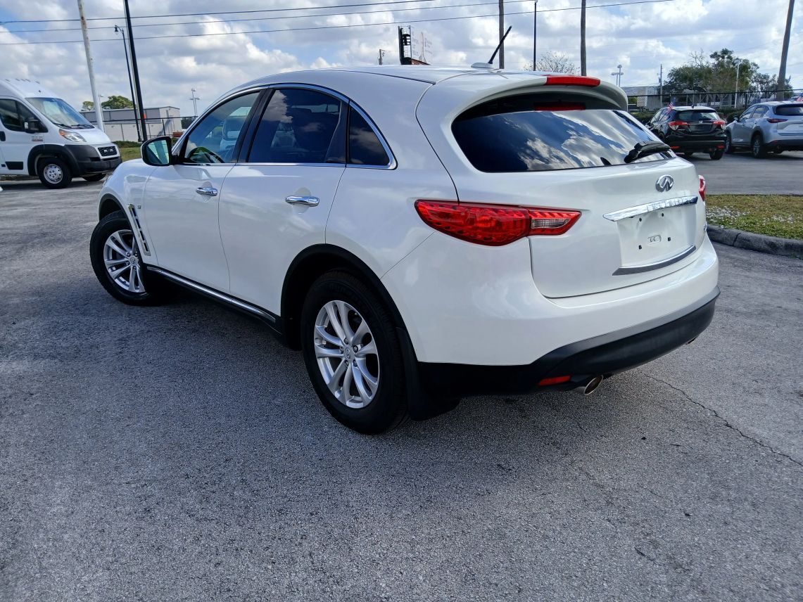 2014 INFINITI QX70 3.7 Sport Utility 4D