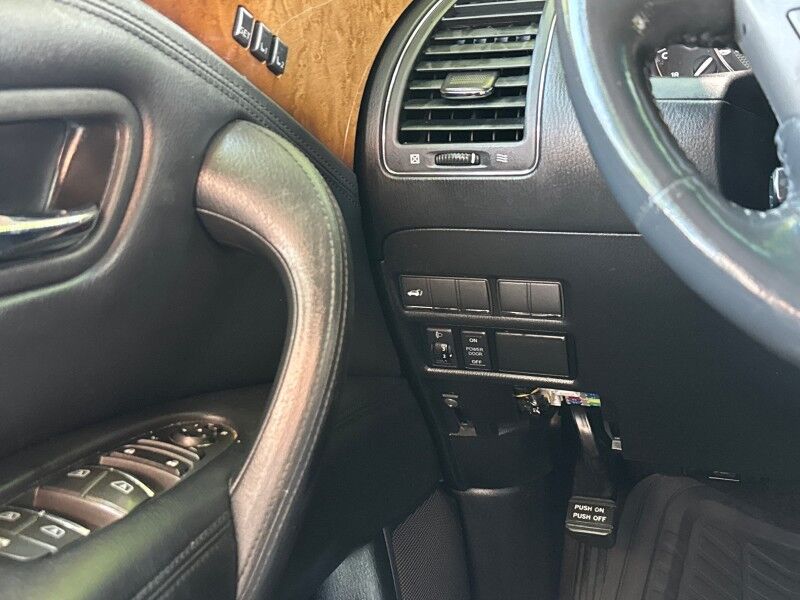 2014 INFINITI QX80 4WD Arlington VA