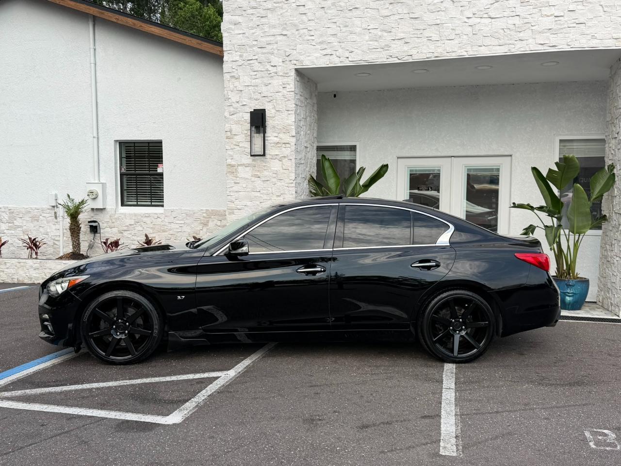 2014 Infiniti Q50 4dr Sdn Premium RWD