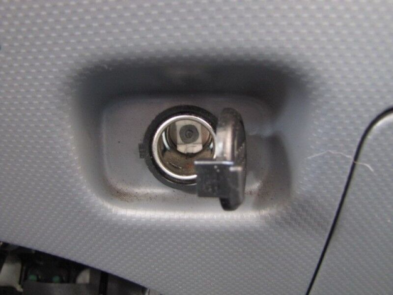 2014 Isuzu NPR-HD Diesel 16' Box Truck Collinsville OK