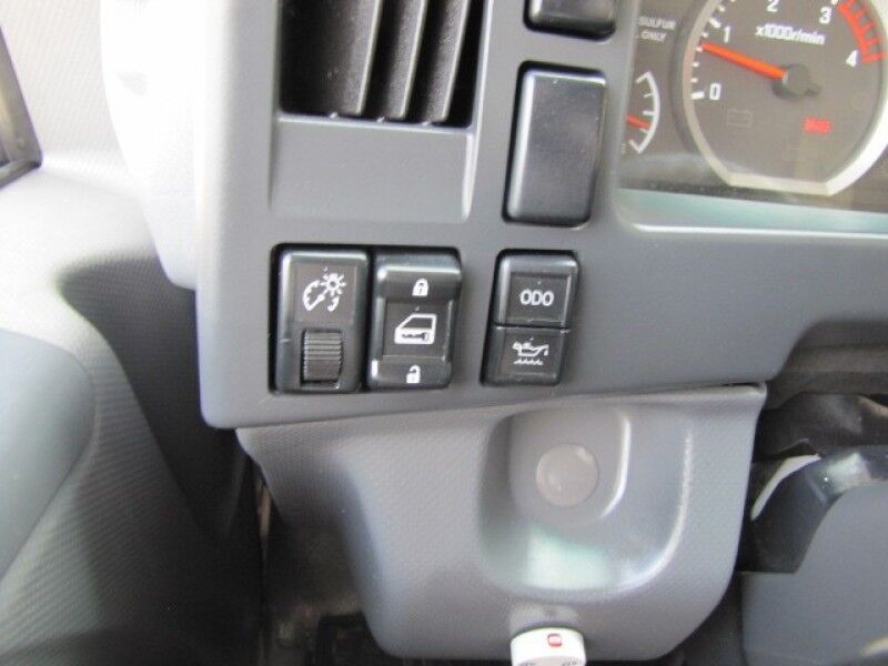 2014 Isuzu NPR-HD Diesel 16' Box Truck Collinsville OK