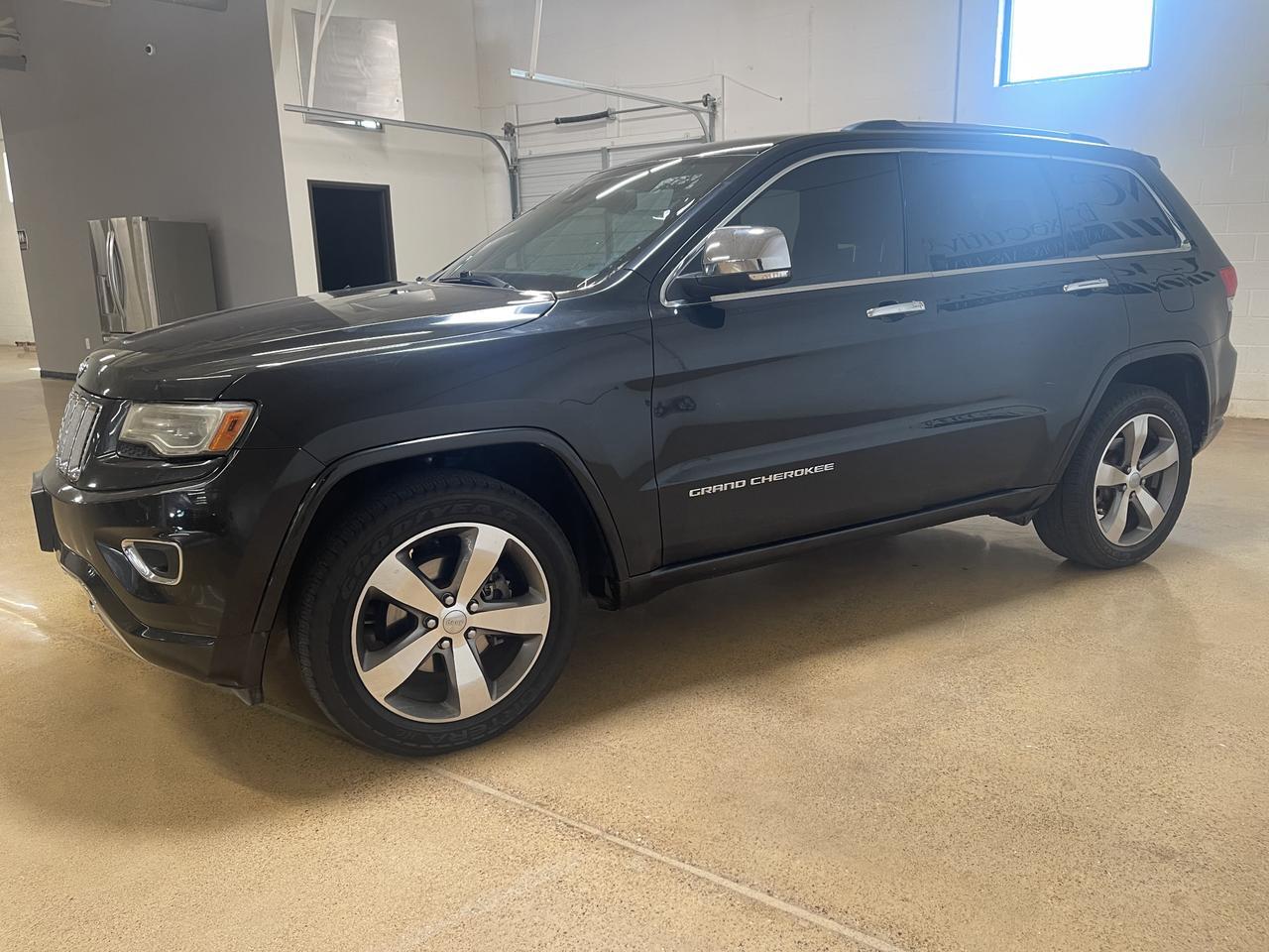 2014 Jeep Grand Cherokee Overland photo 2