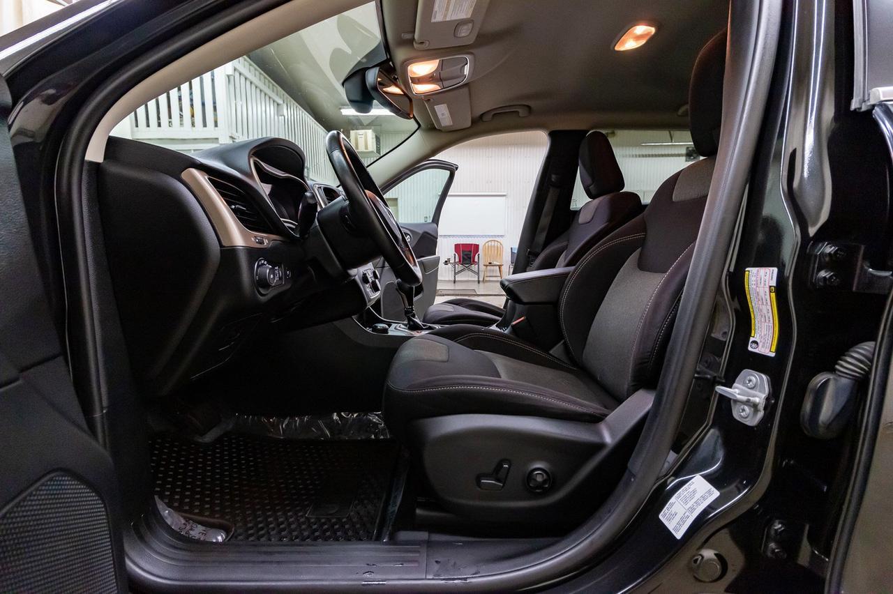 2014 Jeep Cherokee 4x4 North BCam Red Deer AB