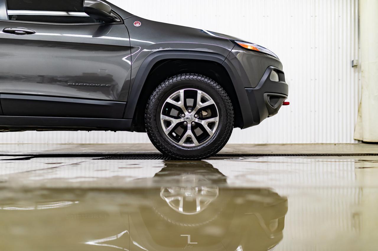2014 Jeep Cherokee 4x4 Trailhawk BCam Remote Start Red Deer AB