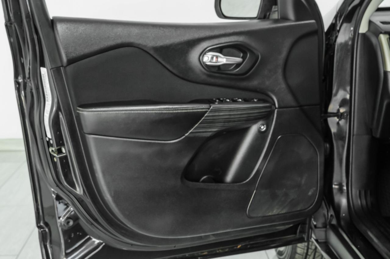 2014 Jeep Cherokee LATITUDE 4WD AUTOMATIC NAVIGATION BLUETOOTH CRUISE CONTROL ALLOY WHEELS Carrollton TX