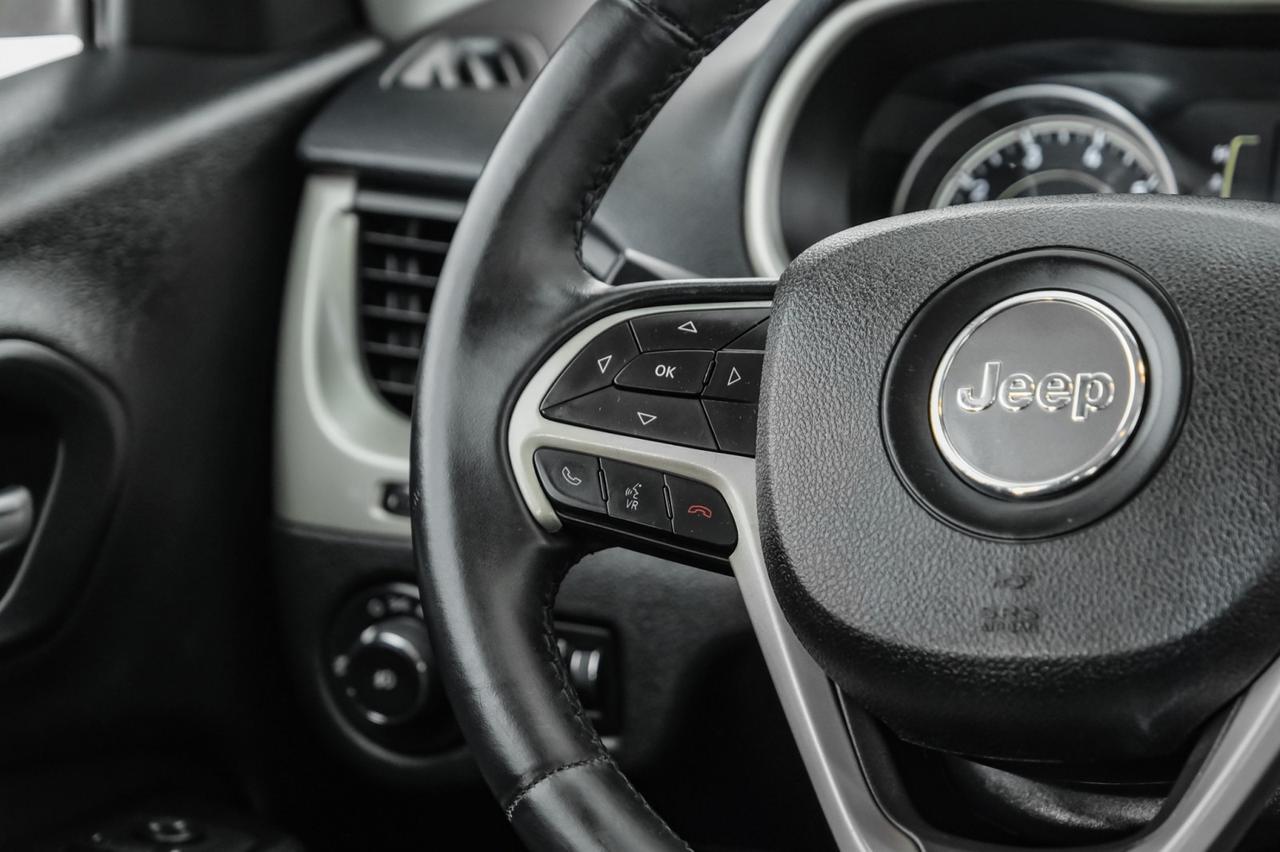 2014 Jeep Cherokee LATITUDE 4WD AUTOMATIC NAVIGATION BLUETOOTH CRUISE CONTROL ALLOY WHEELS Carrollton TX