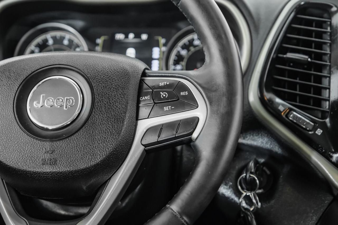 2014 Jeep Cherokee LATITUDE 4WD AUTOMATIC NAVIGATION BLUETOOTH CRUISE CONTROL ALLOY WHEELS Carrollton TX