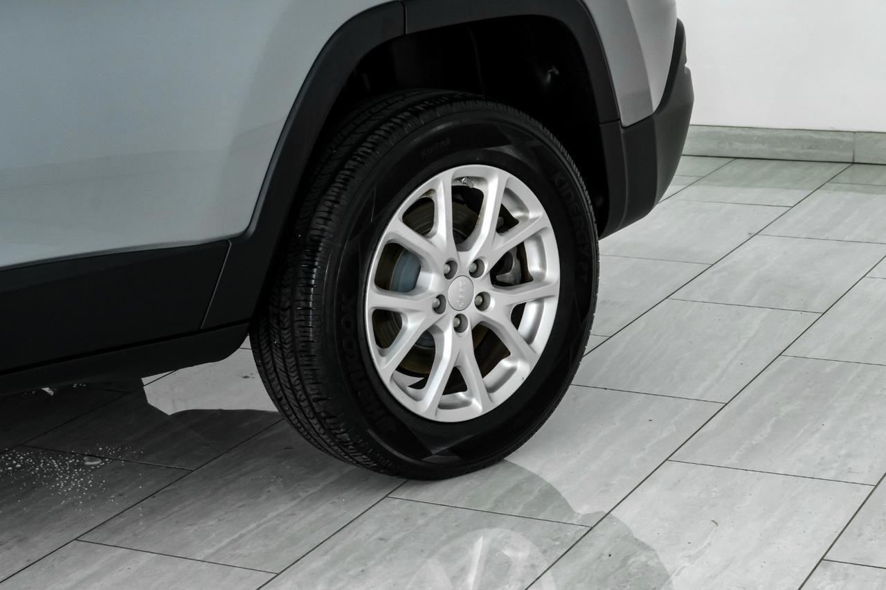 2014 Jeep Cherokee LATITUDE 4WD REAR CAMERA KEYLESS STRAT BLUETOOTH POWER DRIVER SE Carrollton TX