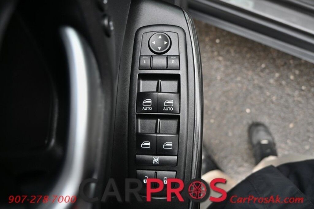 2014 Jeep Cherokee Limited - 3.2L V6 - 4X4 - Remote Start - Front Heated Leather Seats - Heated Steering Wheel - Bluetooth - Navigation - Backup Camera - Panoramic Sunroof - Tow Package Anchorage AK