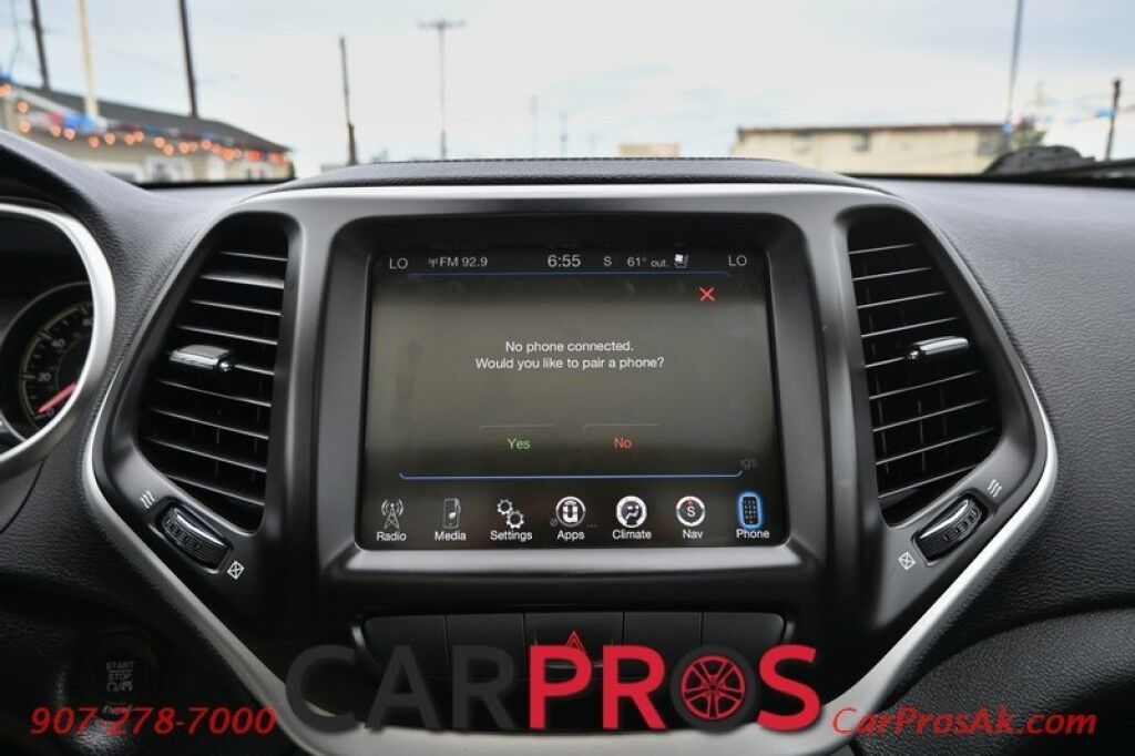 2014 Jeep Cherokee Limited - 3.2L V6 - 4X4 - Remote Start - Front Heated Leather Seats - Heated Steering Wheel - Bluetooth - Navigation - Backup Camera - Panoramic Sunroof - Tow Package Anchorage AK