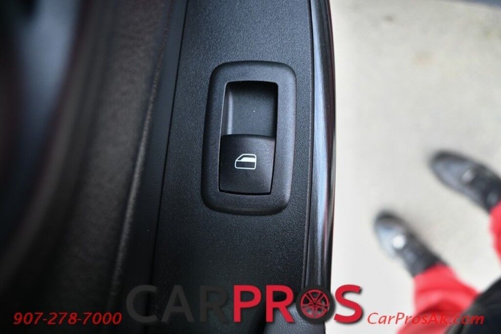 2014 Jeep Cherokee Limited - 3.2L V6 - Automatic - 4X4 - Heated Leather Seats - Remote Start - Navigation - Panoramic Sunroof - Tow Package Anchorage AK
