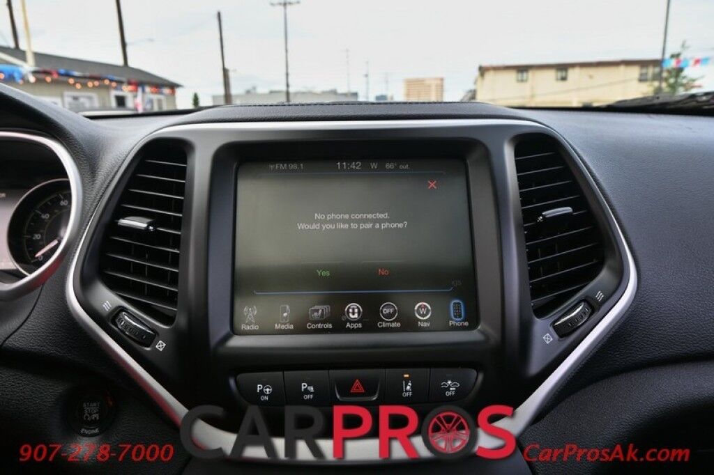 2014 Jeep Cherokee Limited - 3.2L V6 - Automatic - 4X4 - Heated Leather Seats - Remote Start - Navigation - Panoramic Sunroof - Tow Package Anchorage AK