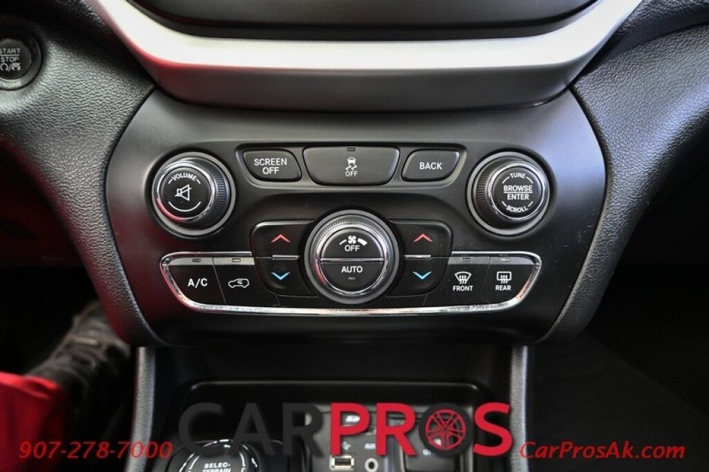 2014 Jeep Cherokee Limited - 3.2L V6 - Automatic - 4X4 - Heated Leather Seats - Remote Start - Navigation - Panoramic Sunroof - Tow Package Anchorage AK