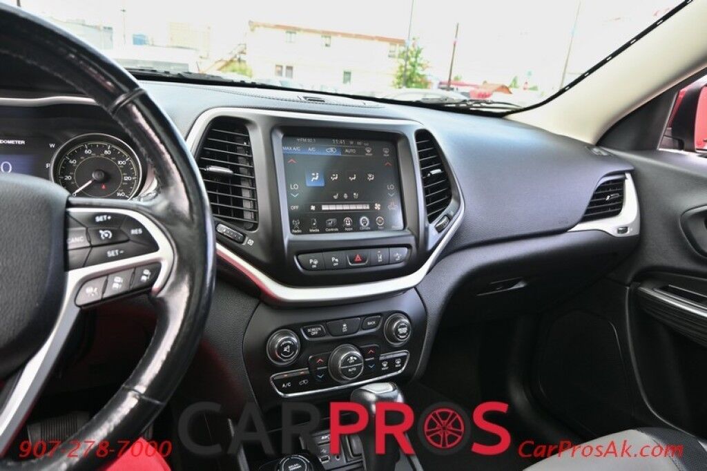 2014 Jeep Cherokee Limited - 3.2L V6 - Automatic - 4X4 - Heated Leather Seats - Remote Start - Navigation - Panoramic Sunroof - Tow Package Anchorage AK